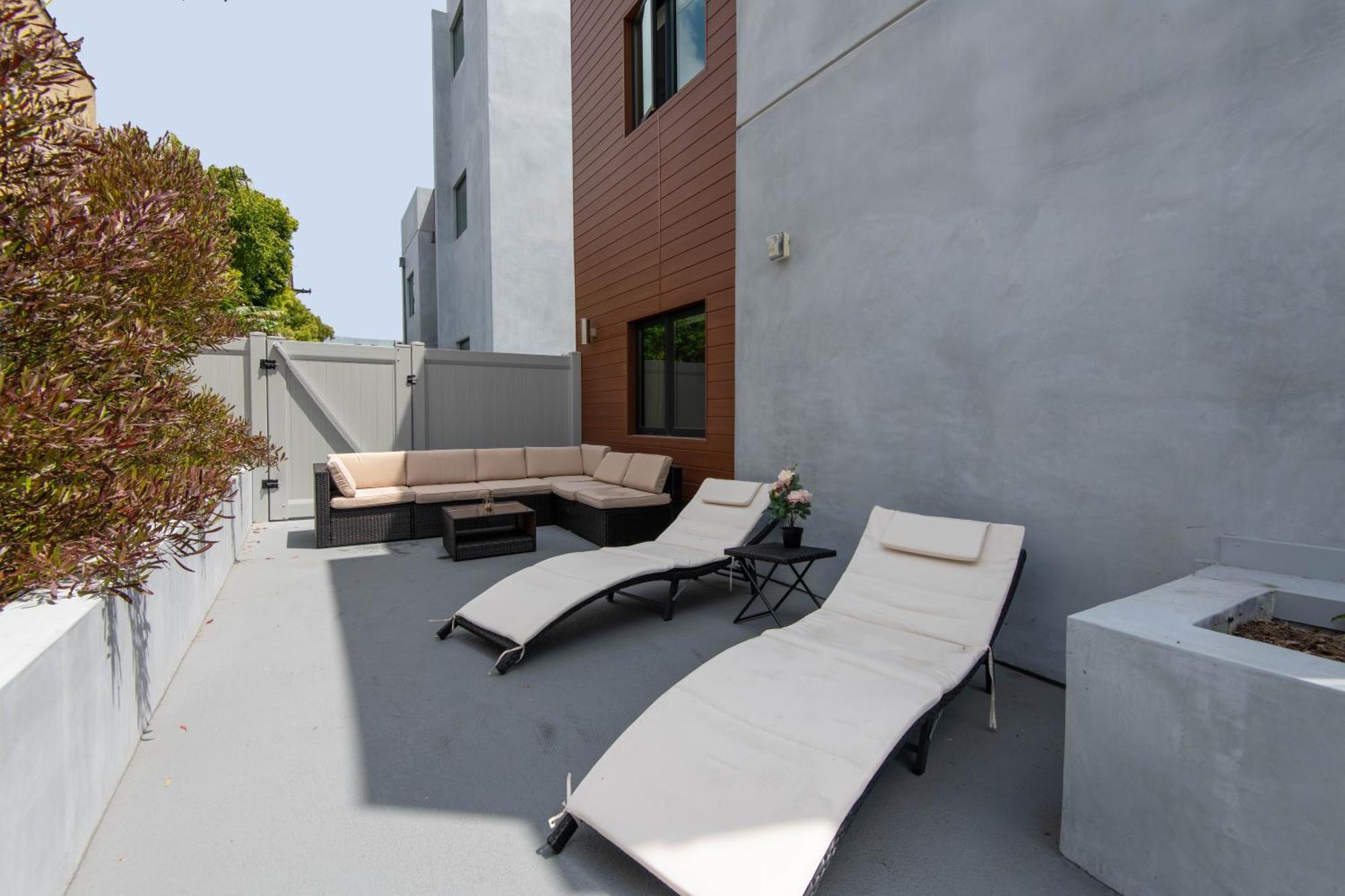 Regency Modern Apartments Glendale Bagian luar foto