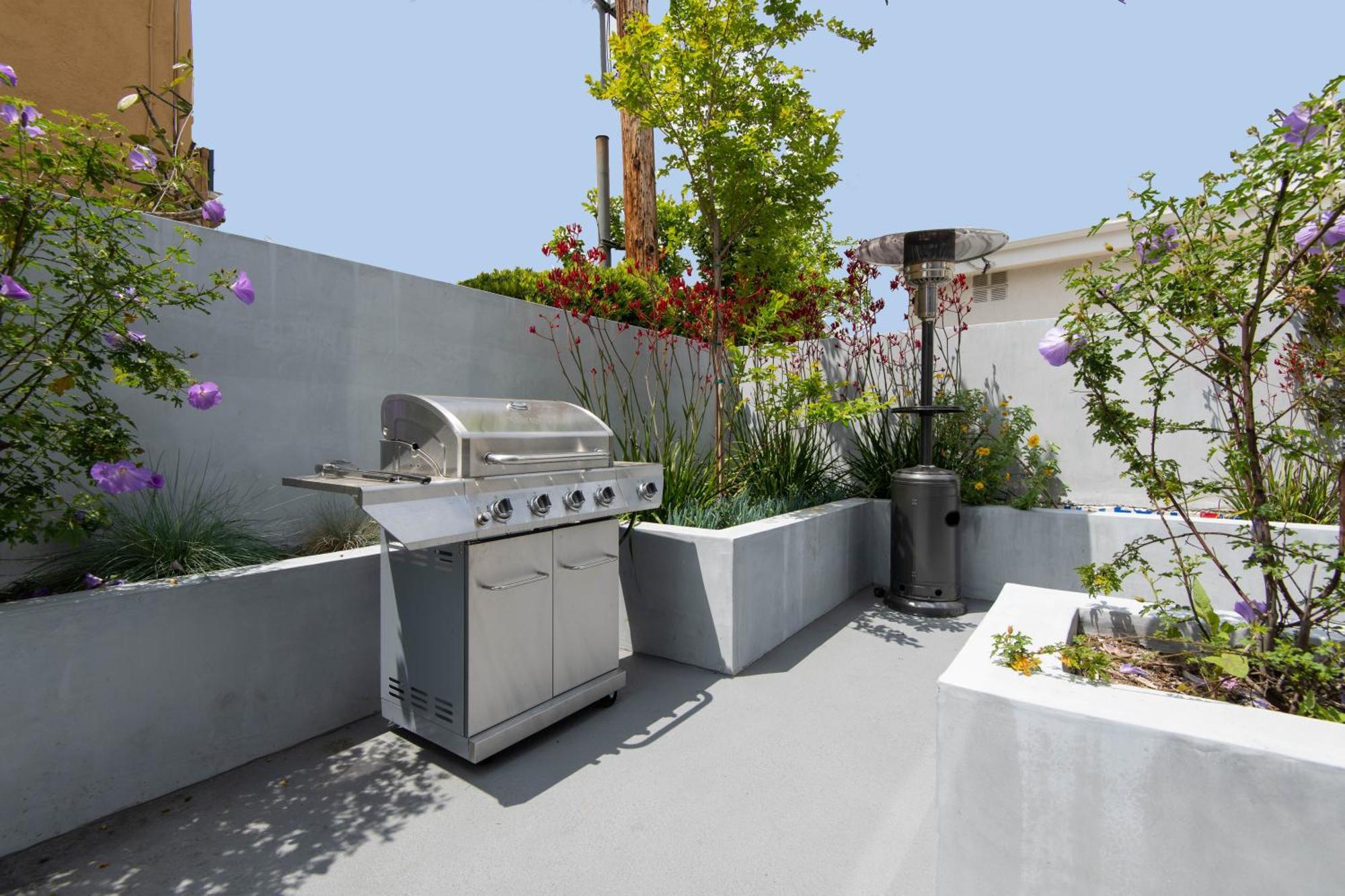 Regency Modern Apartments Glendale Bagian luar foto