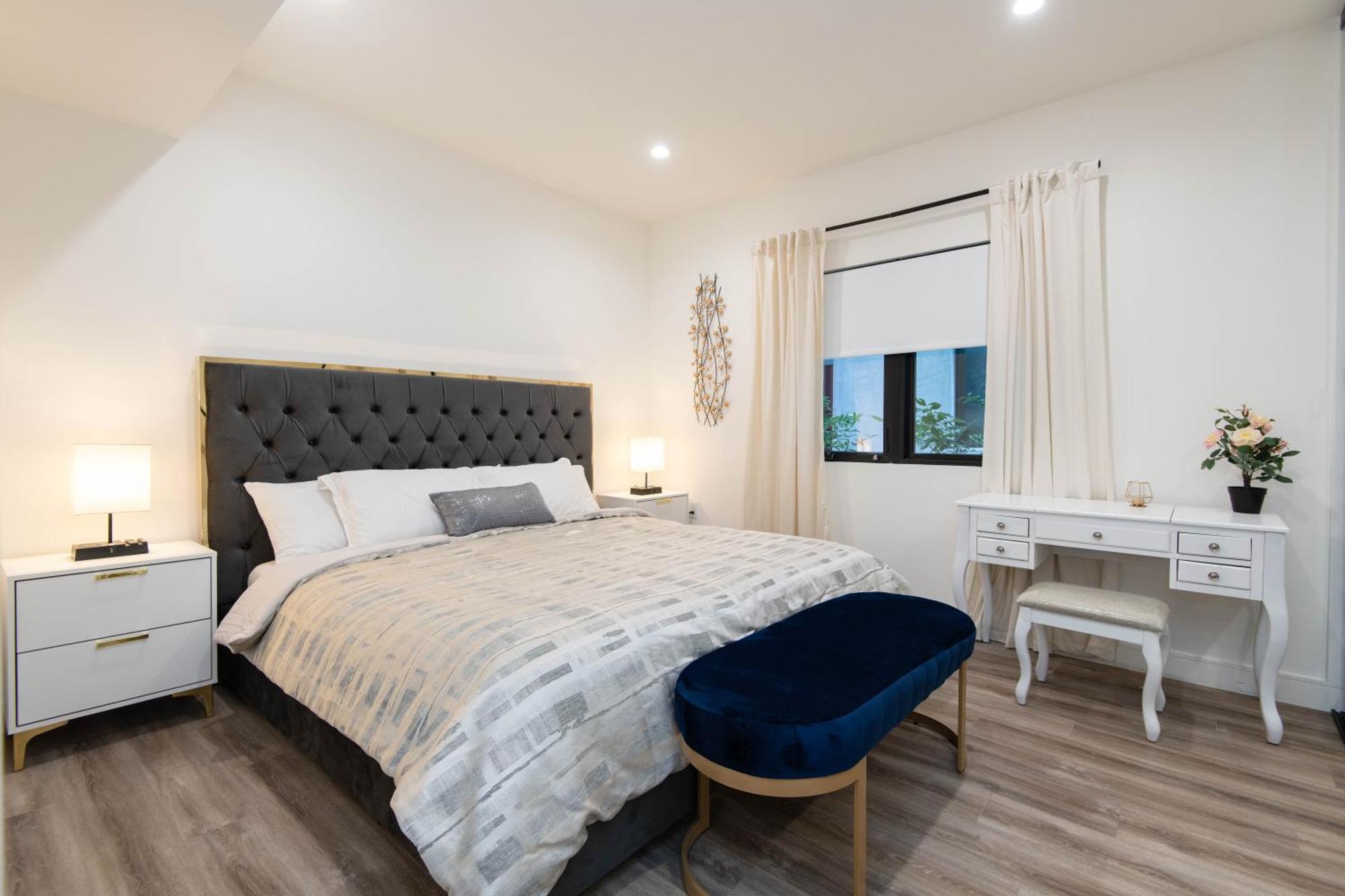 Regency Modern Apartments Glendale Bagian luar foto