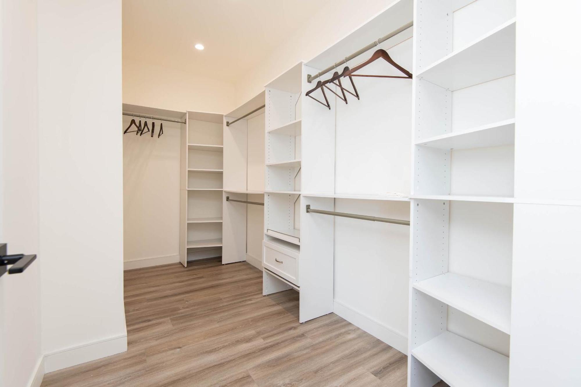 Regency Modern Apartments Glendale Bagian luar foto