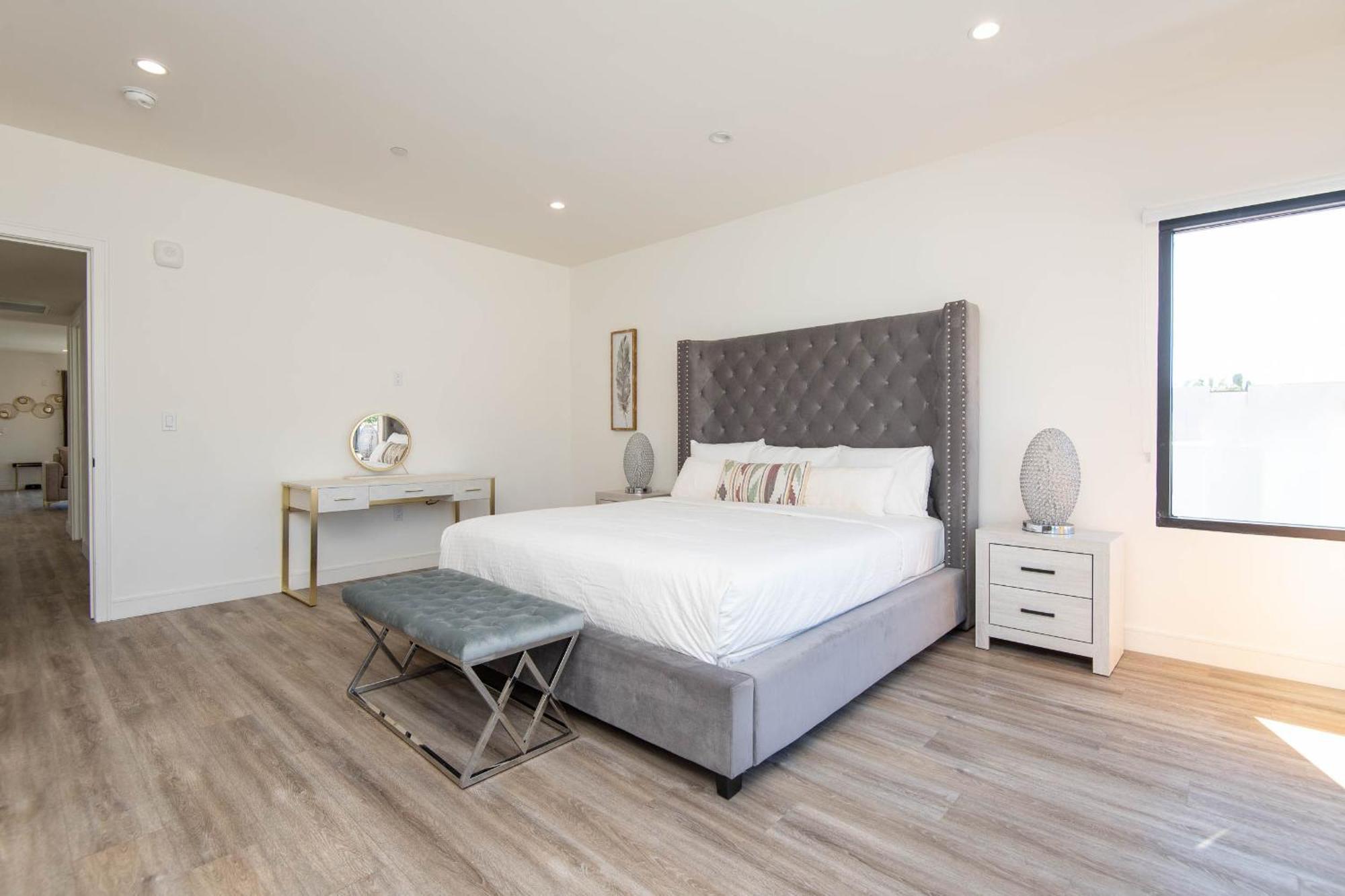Regency Modern Apartments Glendale Bagian luar foto
