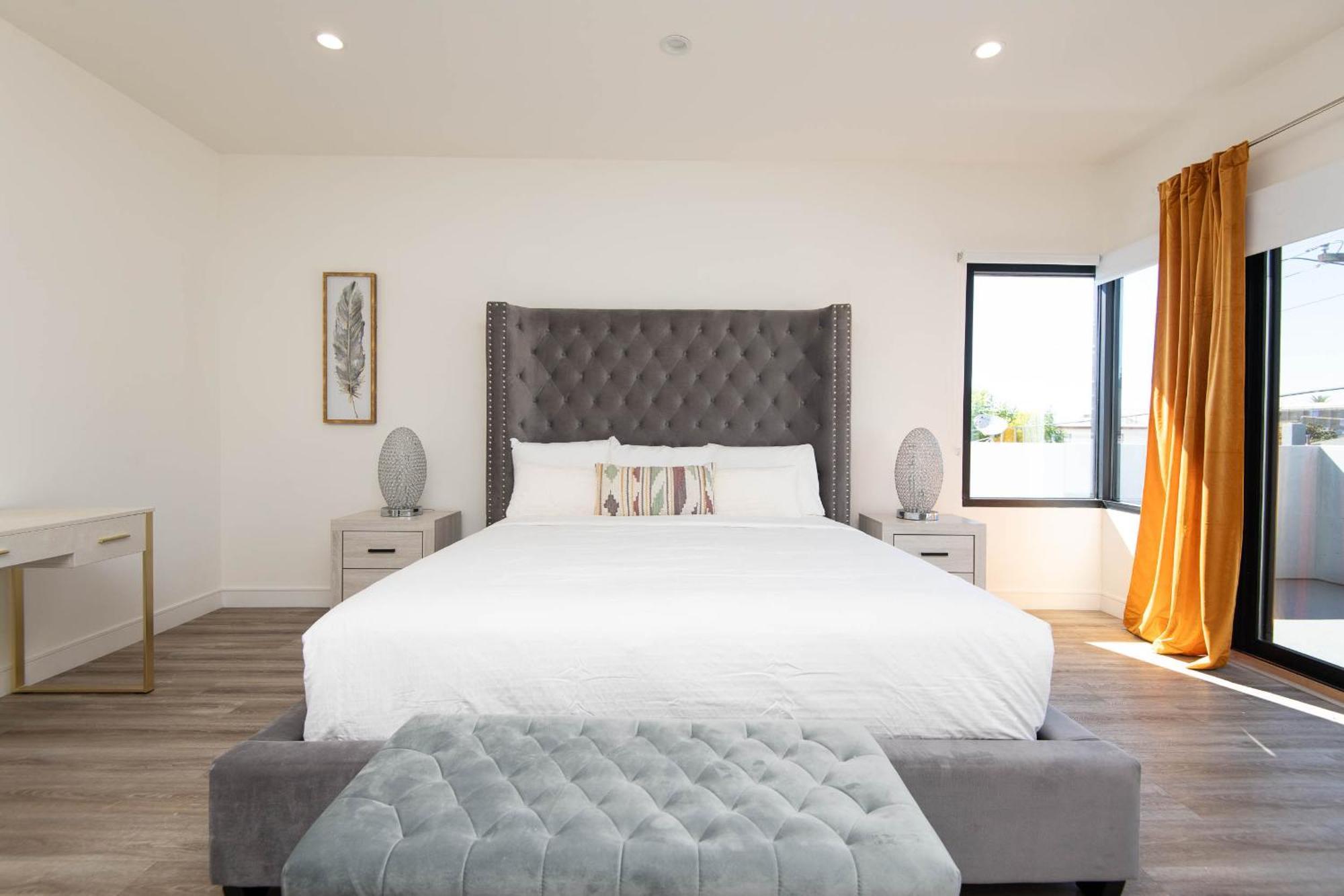 Regency Modern Apartments Glendale Bagian luar foto