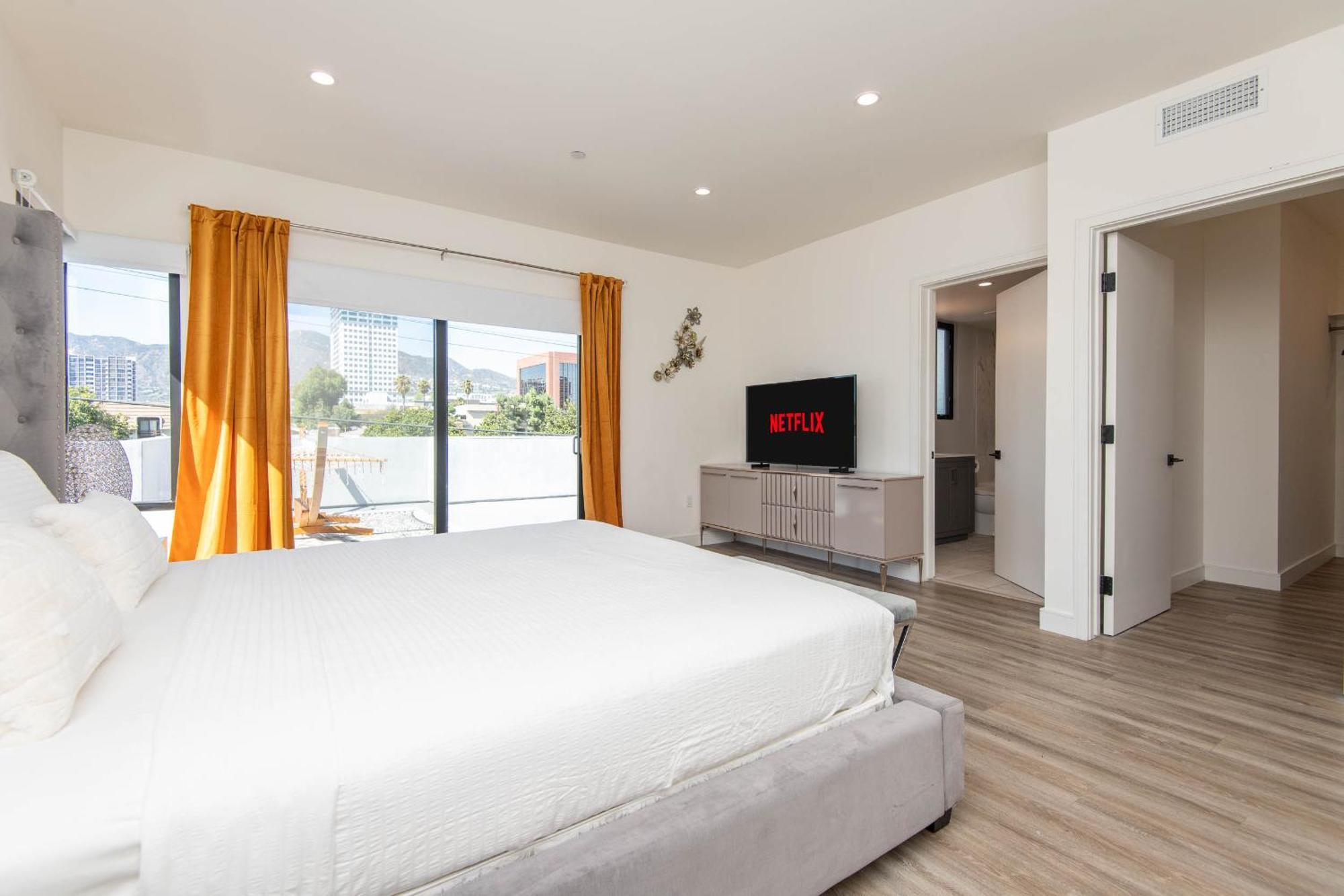 Regency Modern Apartments Glendale Bagian luar foto