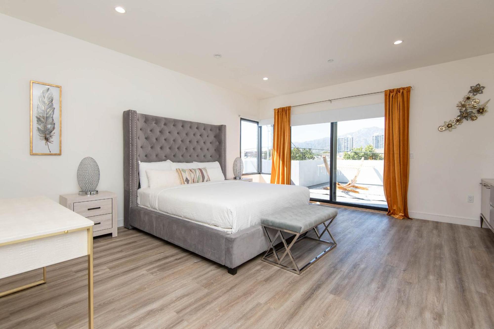Regency Modern Apartments Glendale Bagian luar foto