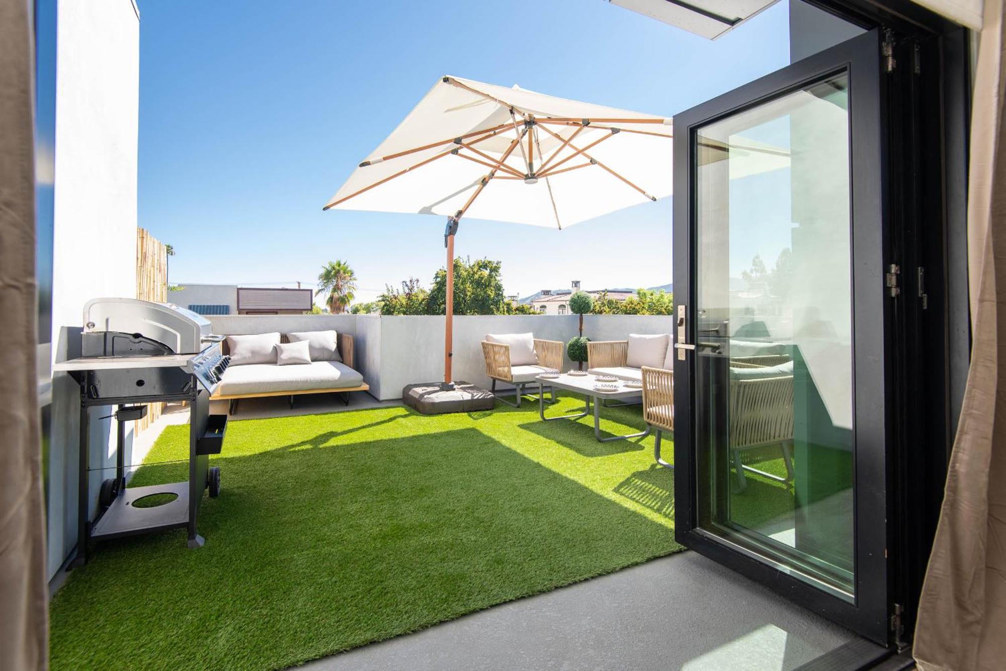 Regency Modern Apartments Glendale Bagian luar foto